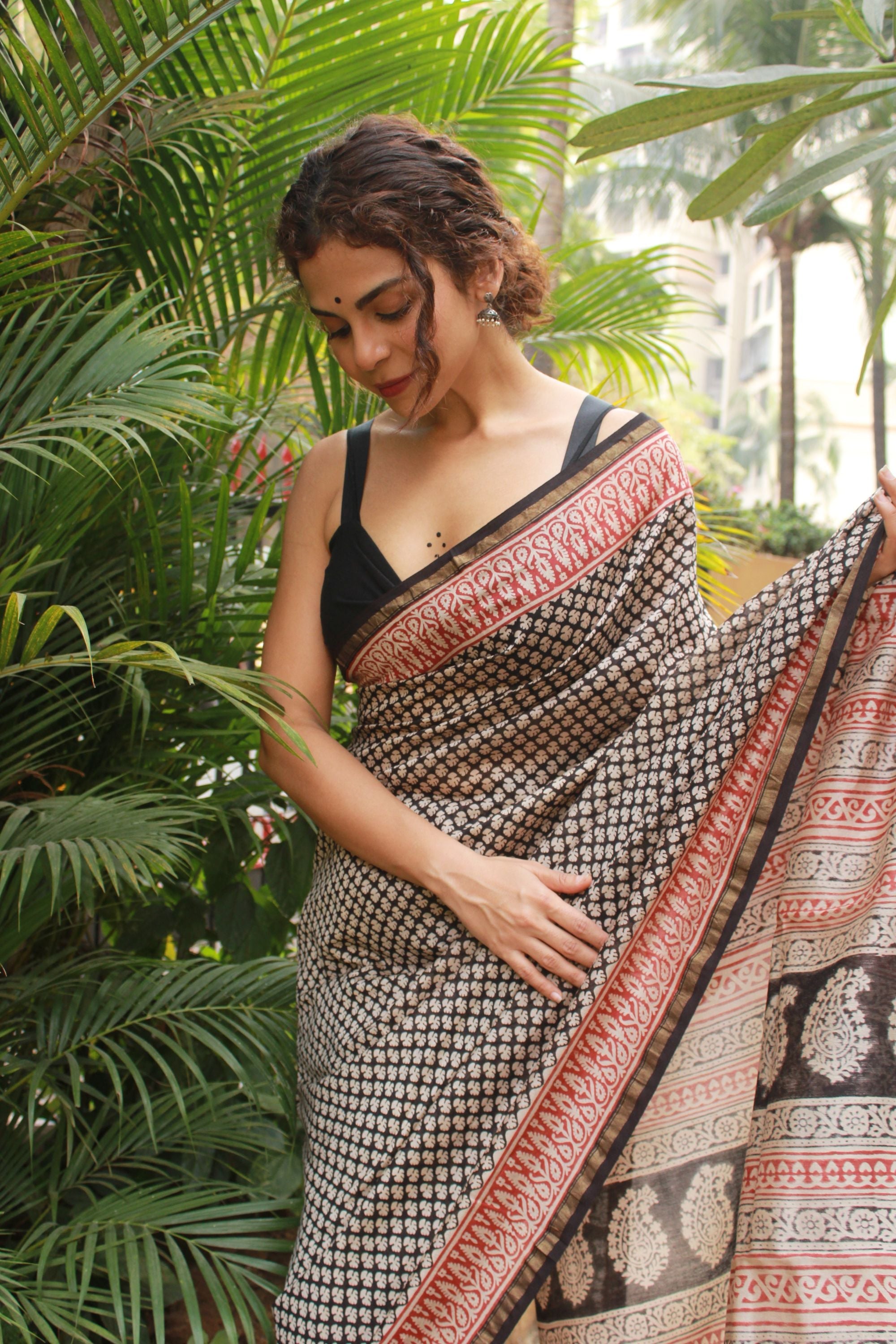 Roheda Buta black Syahi Begar Chanderi Saree